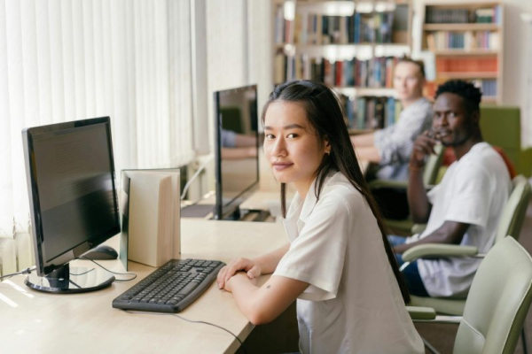 Checking online information becomes a college skill