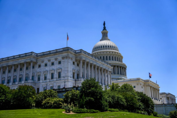 How money exchanges between House members shape the balance of power How money exchanges between House members shape the balance of power