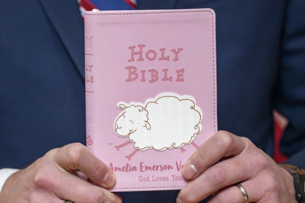 Texas schools' mandatory Bible readings reignite century‑long debate