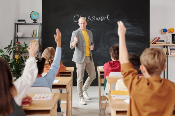 America's teachers should be paid like military officers America's teachers should be paid like military officers